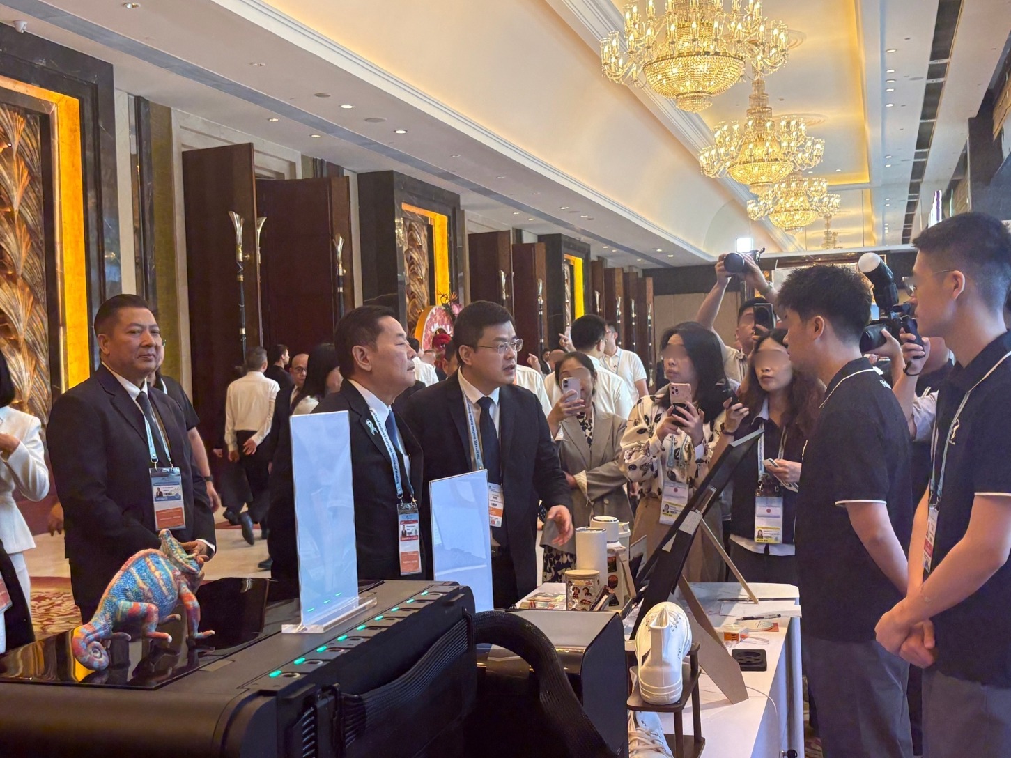技术共享、数智转型、科技成果转化在这场重磅会议上 各方共探中小企业破局之道