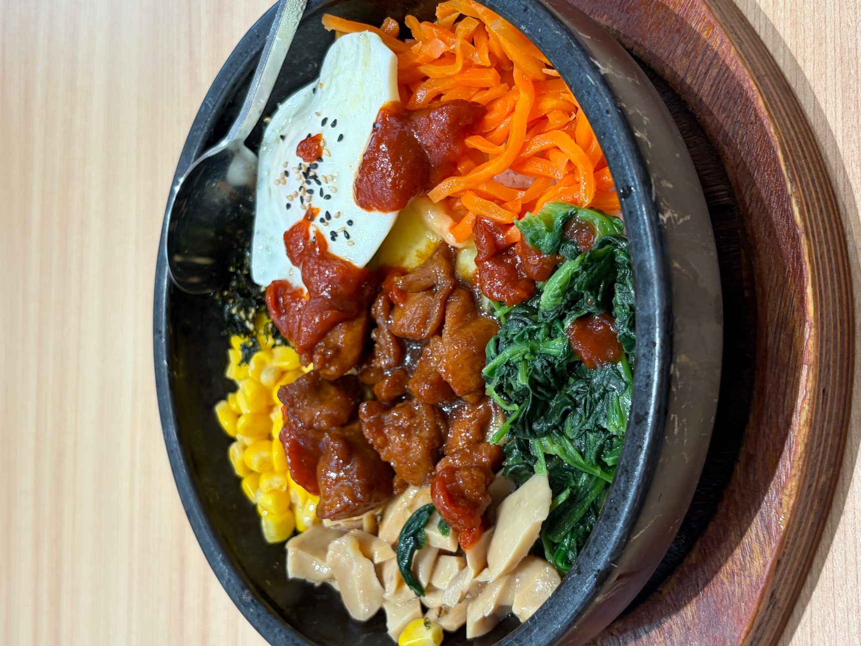 靠6元拌饭走红，门店近2000家的“东北麦当劳”重启扩张，85后山东老板曾定万店目标